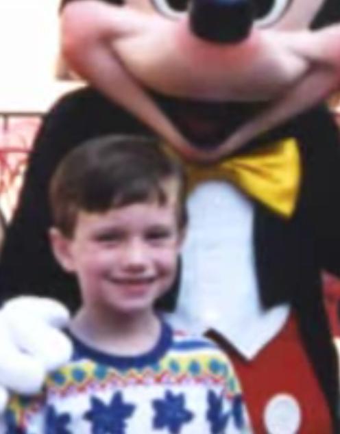 young-chris-chris-colfer-12408212-496-634